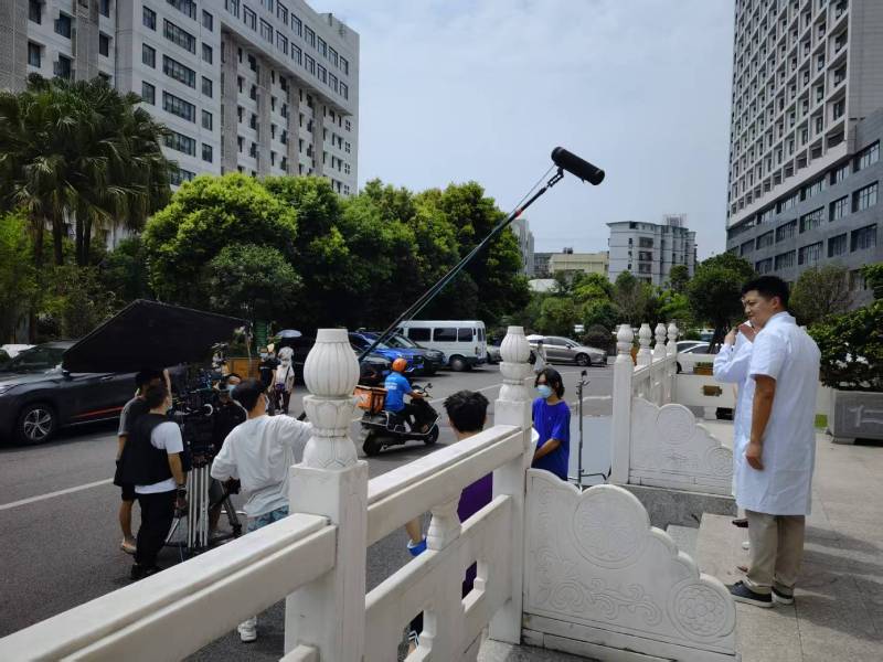 德钦县广告片拍摄公司低成本实现高规格制作的诀窍